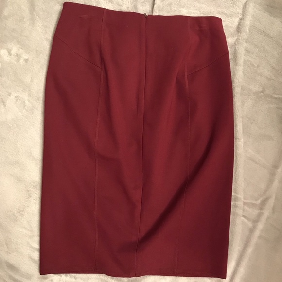Ann Taylor Burgundy Stretch Pencil Skirt, size 4 - Picture 7 of 7